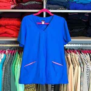 Koi Lite stretch v neck short sleeve scrub top size L